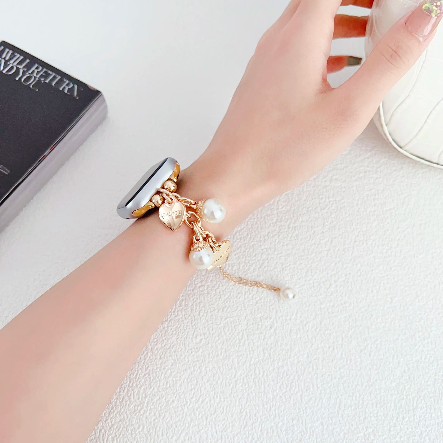 Vivacity Elegance Heart Pendant Pearl Bracelet Apple Watch Band